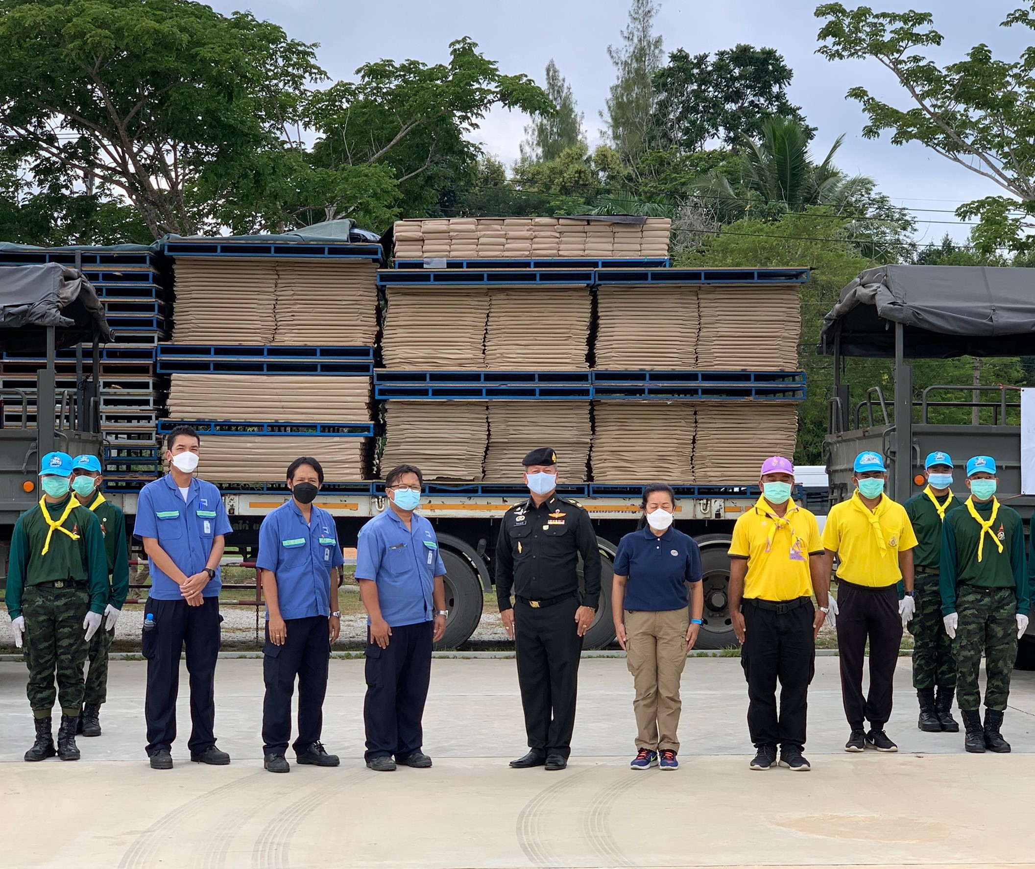 บริษัท พาเนล พลัส จำกัด และกองทุนมิตรผล-บ้านปู รวมใจช่วยไทยสู้ภัย COVID-19 ส่งมอบอุปกรณ์ เตียงสนามไม้ ให้กับโรงพยาบาลสนาม และหน่วยงานในจังหวัดสงขลา เพื่อรองรับผู้ป่วย COVID-19