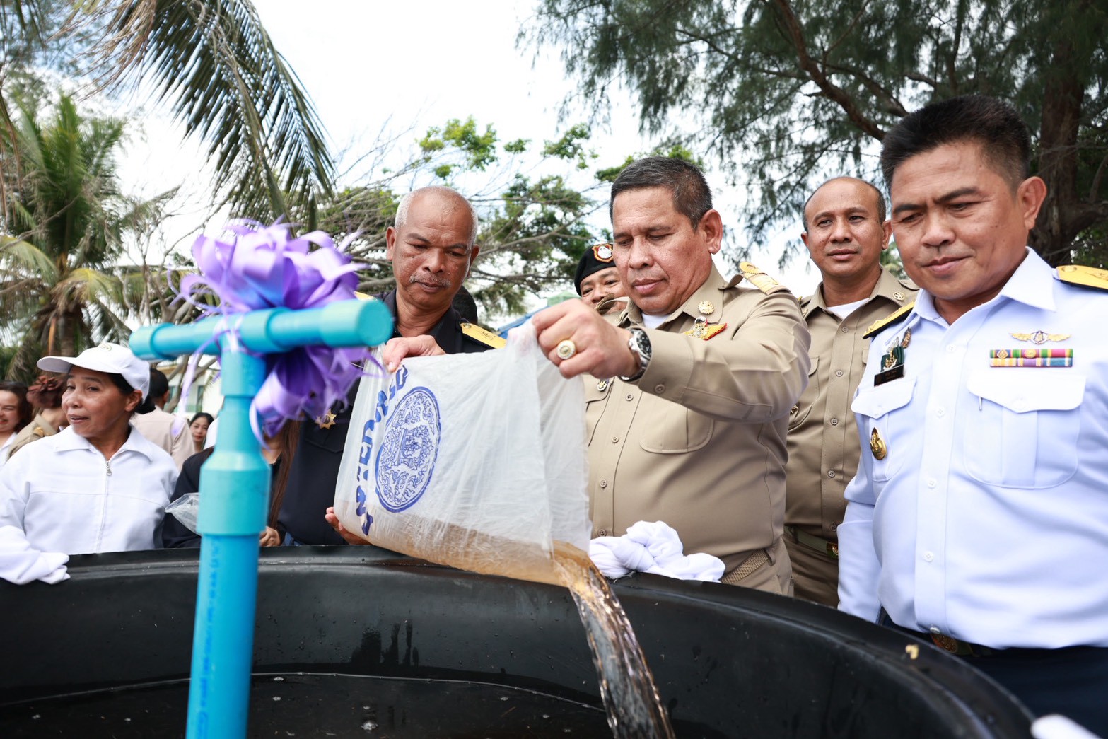 รองผู้ว่าฯ สงขลา นำประชาชนร่วมปล่อยพันธุ์สัตว์น้ำ 21 ล้านตัว เฉลิมพระเกียรติสมเด็จพระนางเจ้าสุทิดา พัชรสุธาพิมลลักษณ พระบรมราชินี