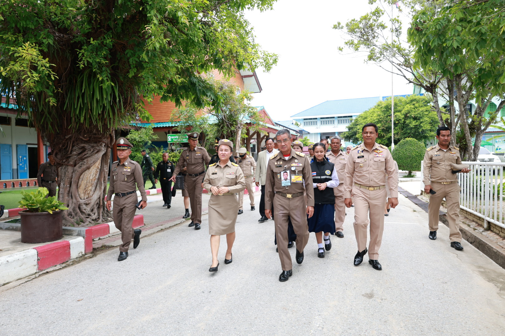 องคมนตรี ชื่นชม &ldquo;โรงเรียนบ้านนา&rdquo; อ.จะนะ จ.สงขลา ต้นแบบโรงเรียนกองทุนการศึกษา พัฒนาคุณภาพการศึกษาเคียงคู่คุณธรรม