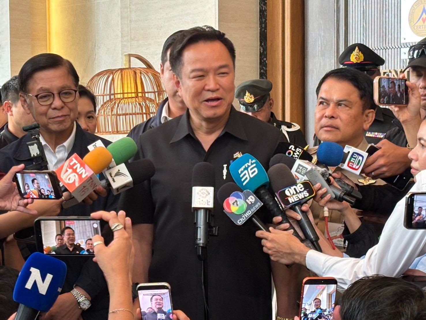 นายกฯ เผยผลหารือไทย&ndash;มาเลเซีย เร่งใช้แนวปฏิบัติร่วมแก้ปัญหาประมงและการเกษตร พร้อมสั่งบูรณาการแก้ปัญหาชายแดนภาคใต้อย่างเข้มข้น เพื่อประโยชน์สูงสุดของประชาชนและประเทศ