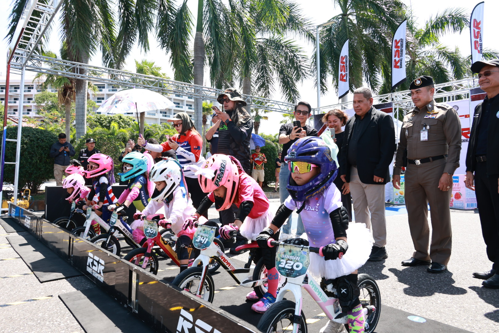 เปิดฉากอย่างยิ่งใหญ่ การแข่งขันจักรยานขาไถระดับนานาชาติ "RSR RUNBIKE ON TOUR SONGKHLA 2026" ทัพนักกีฬาฟันน้ำนม 7 ประเทศร่วมชิงชัย ตอกย้ำ "สงขลาเมืองกีฬา Sport City"