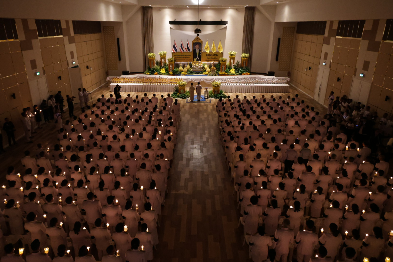 จังหวัดสงขลา ประกอบพิธีถวายเครื่องราชสักการะและจุดเทียนถวายพระพรชัยมงคล พระบาทสมเด็จพระเจ้าอยู่หัว เนื่องในโอกาสวันเฉลิมพระชนมพรรษาพระบาทสมเด็จพระเจ้าอยู่หัว 28 กรกฎาคม 2569