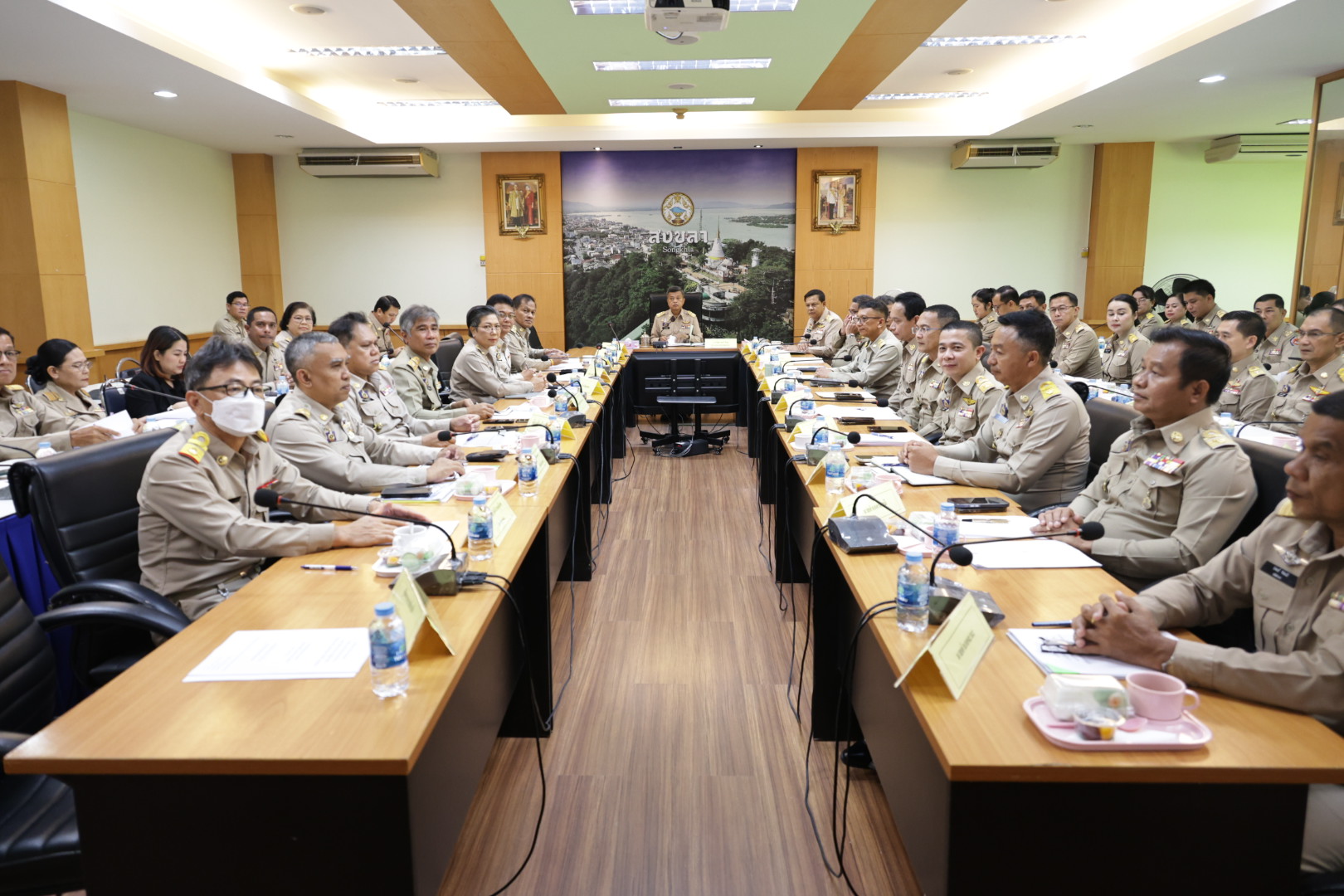 ผู้ว่าฯ สงขลา นำประชุมนายอำเภอ หัวหน้าส่วนราชการสังกัดกระทรวงมหาดไทย เดือนสิงหาคม 2569 เน้นย้ำเตรียมพร้อมรับ ครม.สัญจร ยกระดับความปลอดภัย-แก้ยาเสพติด-รับมืออุทกภัยเชิงรุก