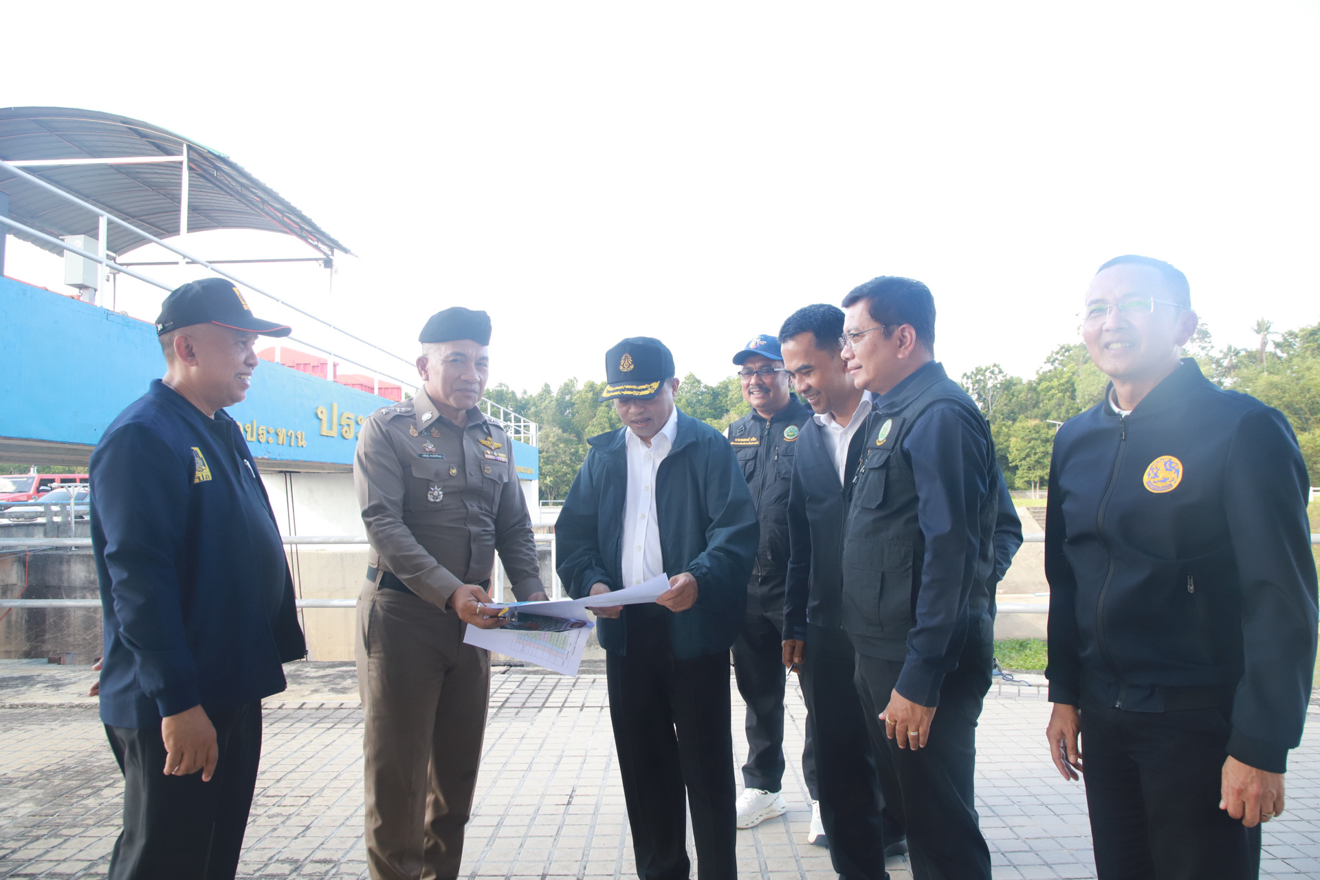 ผู้ว่าฯ สงขลา นำหน่วยงานที่เกี่ยวข้องตรวจความพร้อมประตูระบายน้ำหน้าควน คลองภูมินาถดำริ (คลอง ร.1) อ.หาดใหญ่ เตรียมรับ ครม.สัญจร 31 สิงหาคมนี้