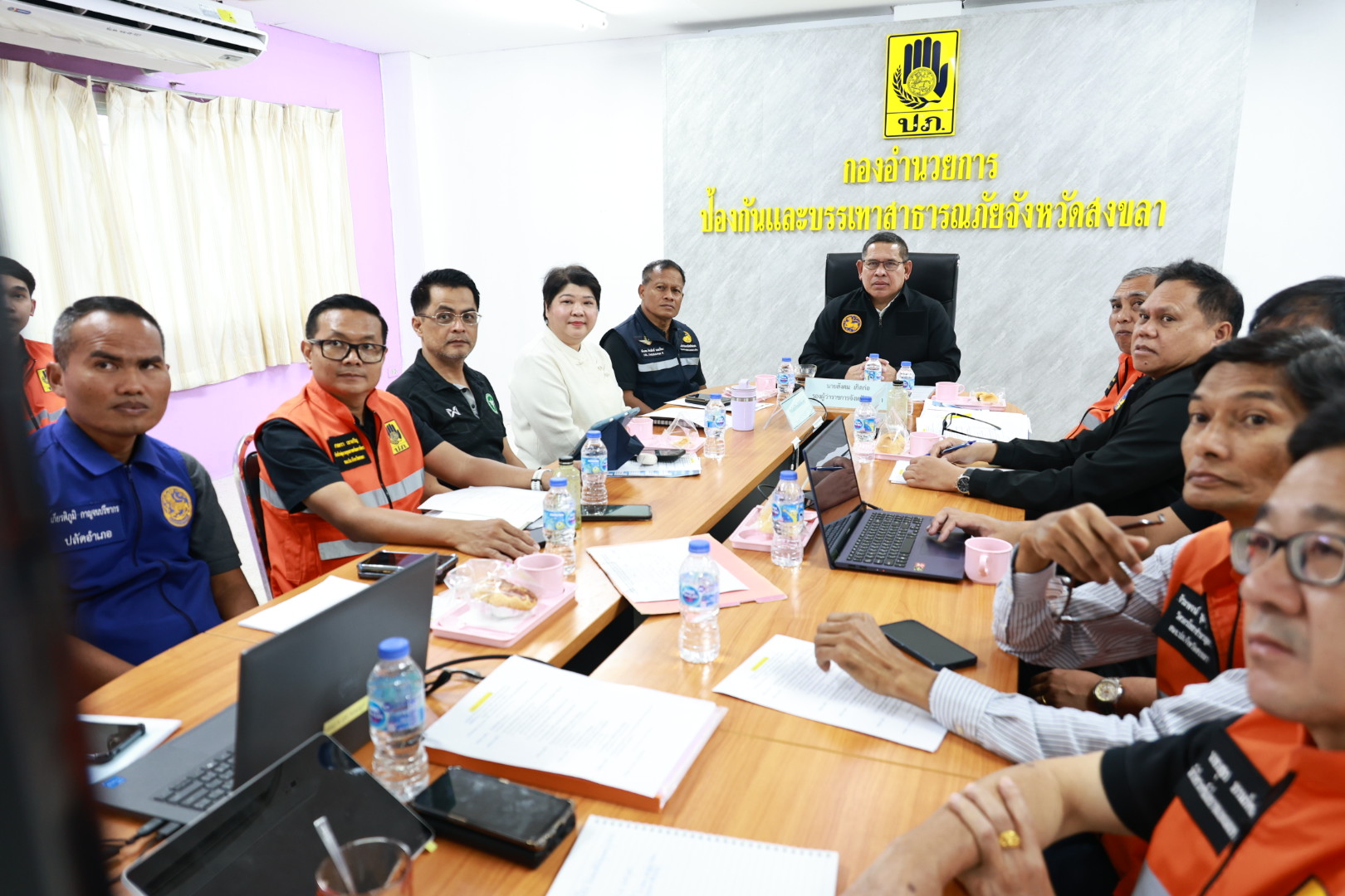 จังหวัดสงขลาร่วมประชุม บกปภ.ช. ติดตามสถานการณ์อุทกภัยและการช่วยเหลือประชาชน นายกฯ กำชับทุกจังหวัดเตรียมพร้อมรับมือฝนหนัก เร่งจ่ายเงินเยียวยาผู้ประสบภัยอย่างทั่วถึงและรวดเร็ว
