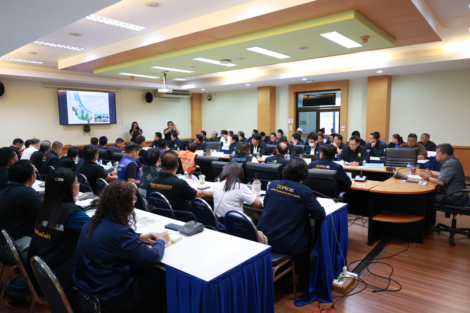 ผู้ว่าฯ สงขลา สั่งทุกหน่วยยกระดับเตรียมพร้อมรับมืออุทกภัย เฝ้าระวังพื้นที่เสี่ยง โดยเฉพาะเขตเทศบาลนครหาดใหญ่และพื้นที่โดยรอบ เน้นบูรณาการช่วยเหลือประชาชนอย่างเป็นระบบ