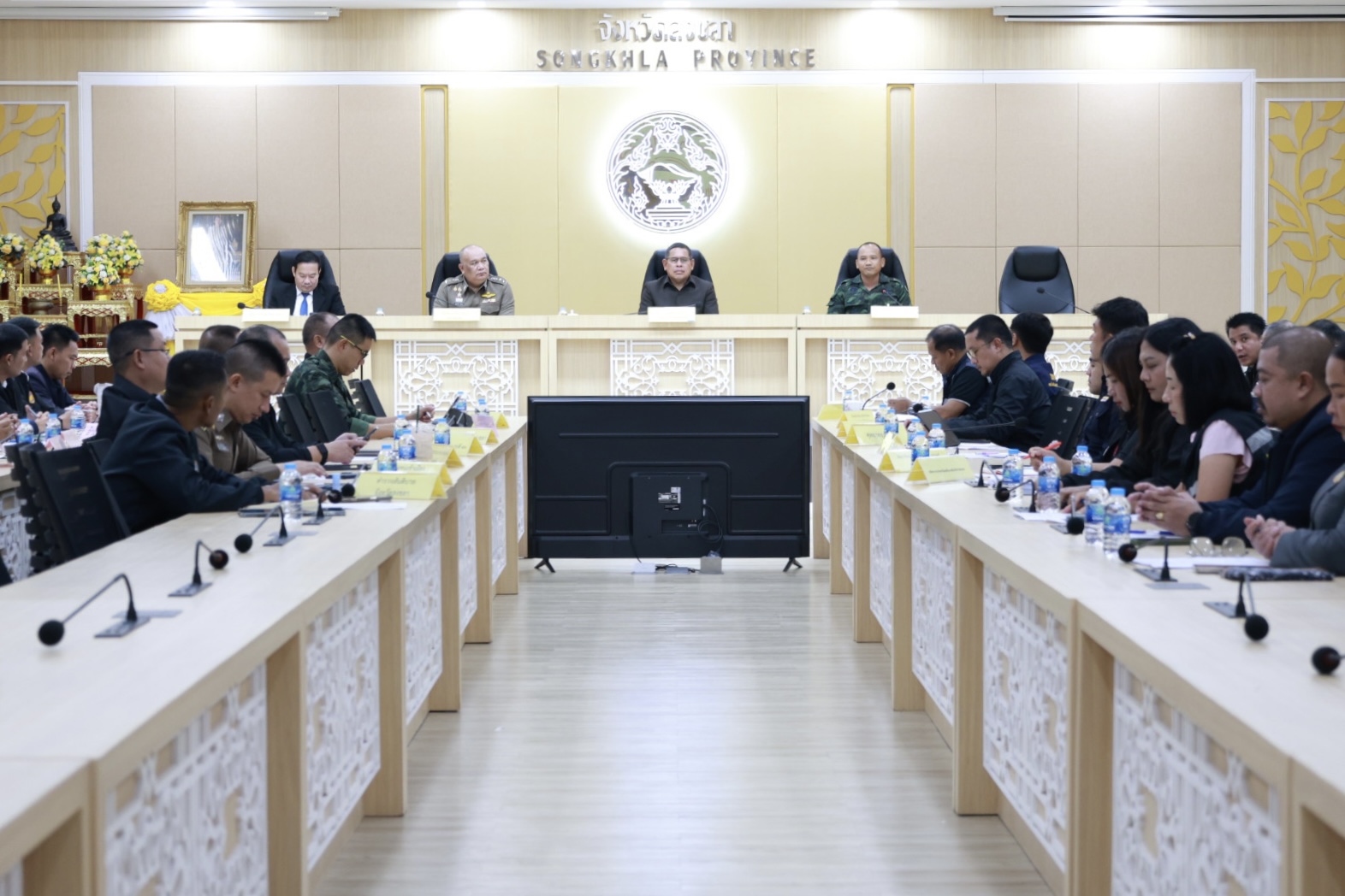 จังหวัดสงขลาประชุมคณะกรรมการอำนวยการรักษาความมั่นคงภายในจังหวัด รองผู้ว่าฯ สังคม เน้นย้ำบูรณาการความร่วมมือ 3 ฝ่าย ประสานงานใกล้ชิด สร้างเอกภาพในการปฏิบัติงาน